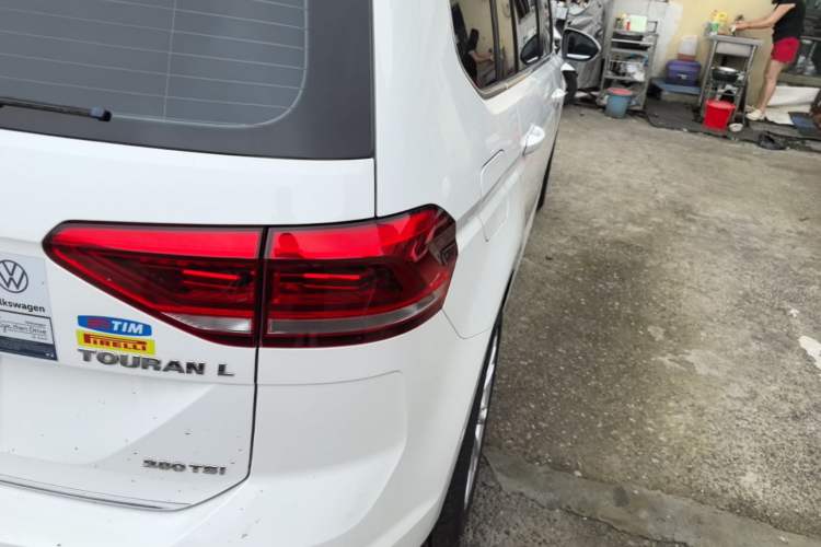 Used Volkswagen Touran 2016 Volkswagen Touran L 280TSI DSG Luxury Edition Right Rear Taillight
