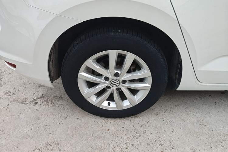 Used Volkswagen Touran 2016 Volkswagen Touran L 280TSI DSG Comfort Edition Right Rear Wheel Hub