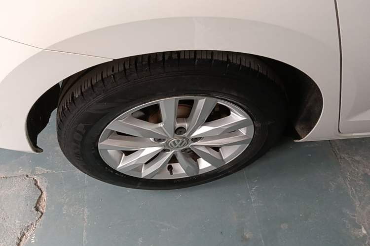 Used Volkswagen Touran 2016 Volkswagen Touran L 280TSI DSG Comfort Edition Right Rear Wheel Hub