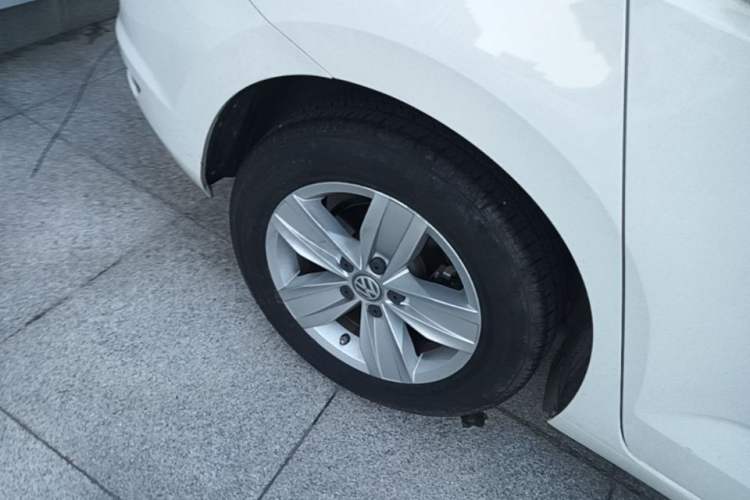 Used Volkswagen Touran 2016 Touran L 280TSI DSG Style Edition Right Rear Wheel Hub