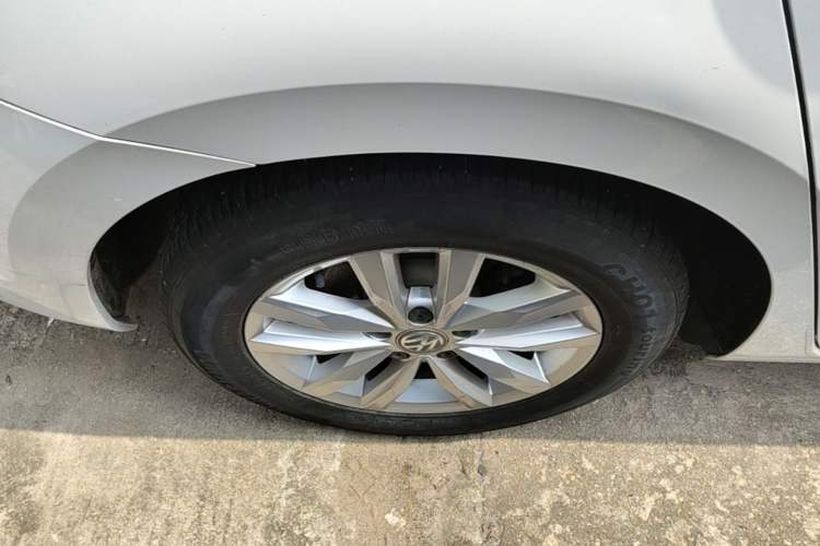 Used Volkswagen Touran 2016 Volkswagen Touran L 280TSI DSG Comfort Edition Right Rear Wheel Hub