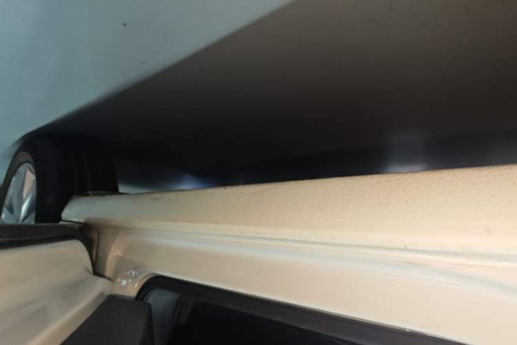 Used Volkswagen Touran 2016 Volkswagen Touran L 280TSI DSG Comfort Edition Right Side Sill