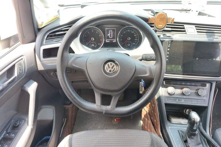 Used Volkswagen Touran 2016 Touran L 280TSI DSG Style Edition Steering Wheel