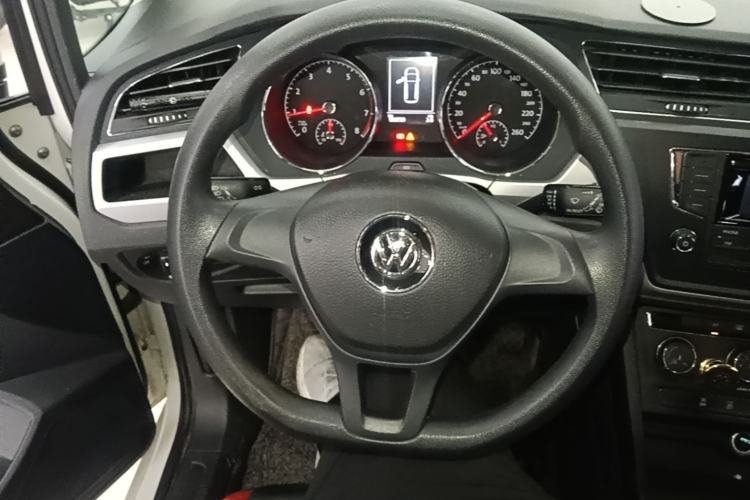 Used Volkswagen Touran 2016 Volkswagen Touran L 280TSI Manual Trend Edition Steering Wheel
