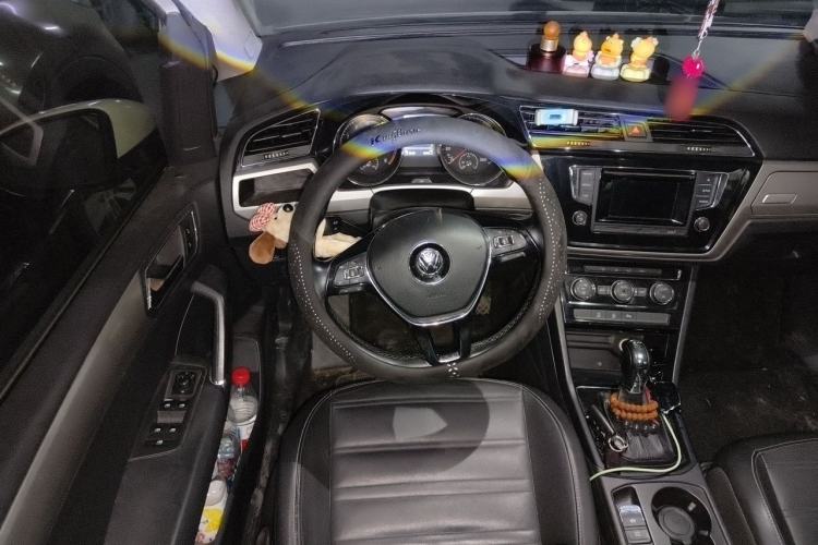 Used Volkswagen Touran 2016 Volkswagen Touran L 280TSI DSG Comfort Edition Steering Wheel