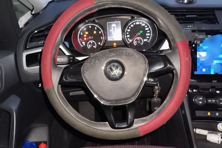 Used Volkswagen Touran 2016 Volkswagen Touran L 280TSI DSG Comfort Edition Steering Wheel