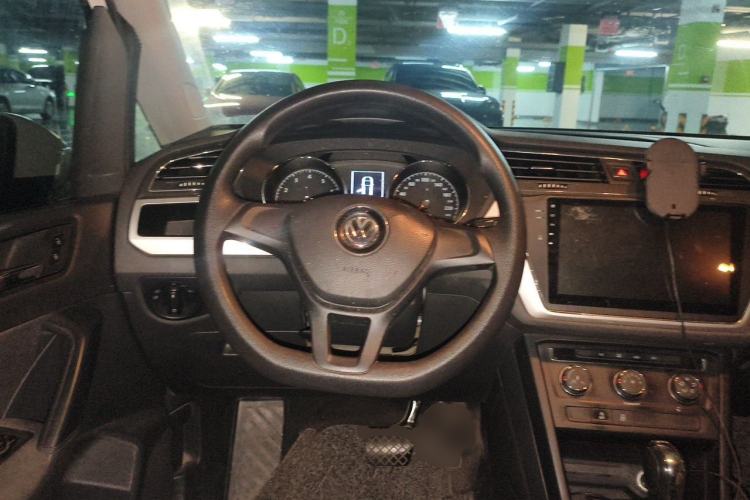 Used Volkswagen Touran 2016 Touran L 280TSI DSG Style Edition Steering Wheel