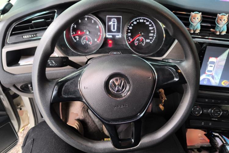 Used Volkswagen Touran 2016 Volkswagen Touran L 280TSI DSG Comfort Edition Steering Wheel