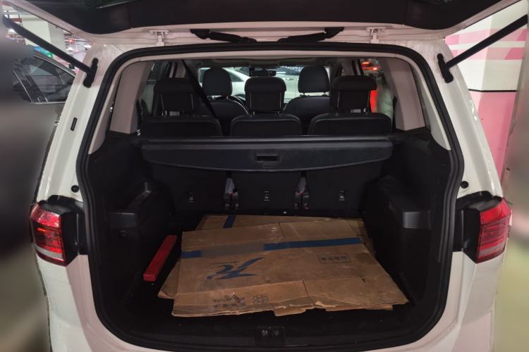 Used Volkswagen Touran 2016 Volkswagen Touran L 280TSI DSG Comfort Edition Trunk