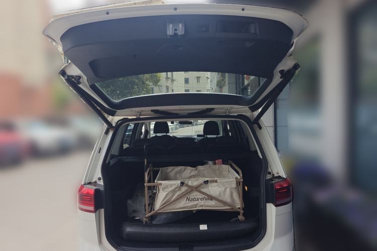 Used Volkswagen Touran 2016 Volkswagen Touran L 280TSI DSG Luxury Edition Trunk