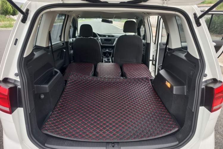 Used Volkswagen Touran 2016 Volkswagen Touran L 280TSI Manual Trend Edition Trunk