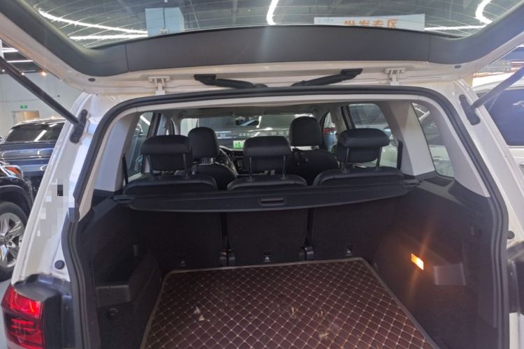 Used Volkswagen Touran 2016 Volkswagen Touran L 280TSI DSG Comfort Edition Trunk