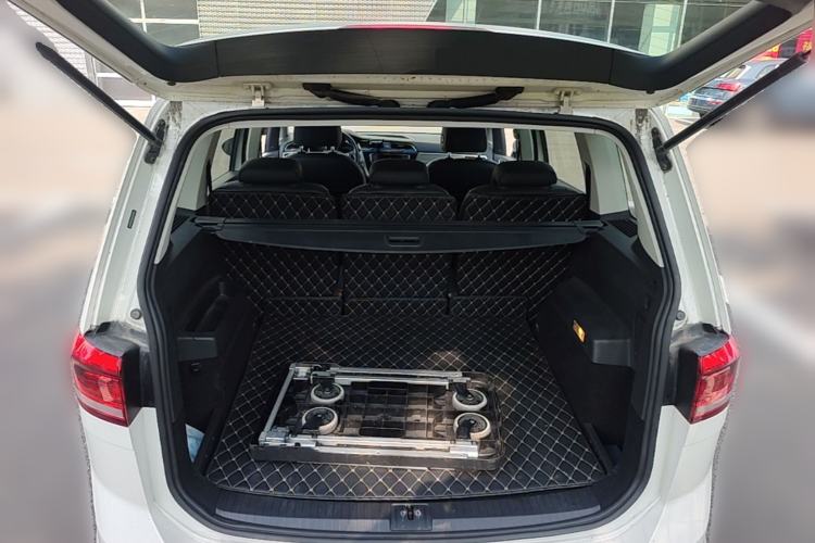 Used Volkswagen Touran 2016 Volkswagen Touran L 280TSI DSG Comfort Edition Trunk