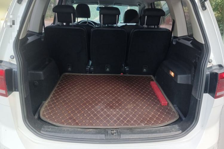 Used Volkswagen Touran 2016 Volkswagen Touran L 280TSI DSG Comfort Edition Trunk