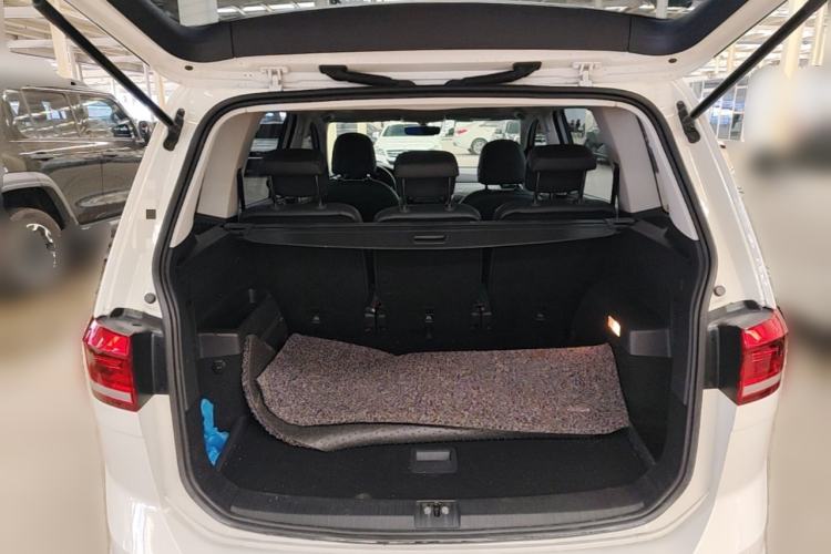 Used Volkswagen Touran 2016 Volkswagen Touran L 280TSI DSG Comfort Edition Trunk