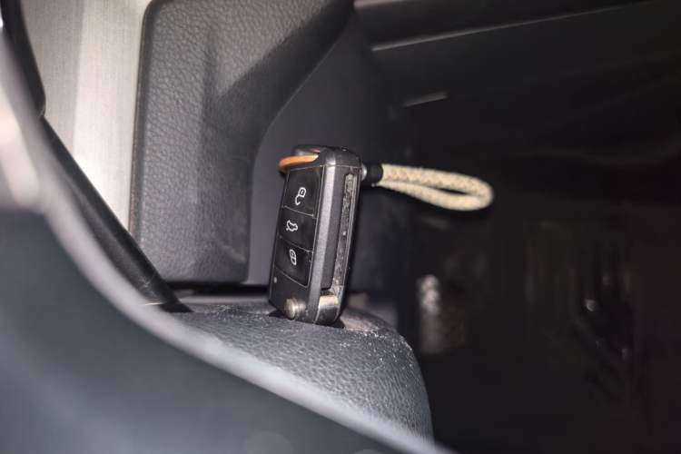 Used Volkswagen Touran 2016 Volkswagen Touran L 280TSI DSG Comfort Edition Vehicle Key