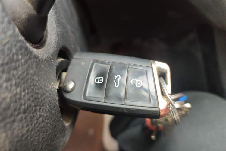 Used Volkswagen Touran 2016 Volkswagen Touran L 280TSI DSG Comfort Edition Vehicle Key