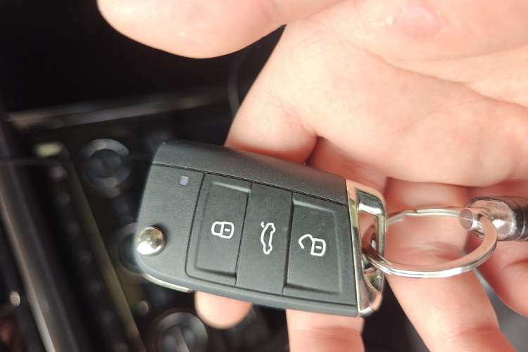 Used Volkswagen Touran 2016 Volkswagen Touran L 280TSI DSG Luxury Edition Vehicle Key