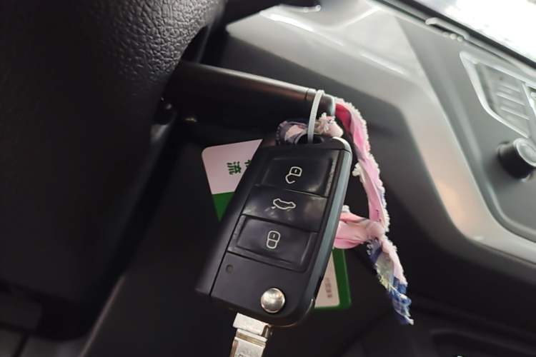 Used Volkswagen Touran 2016 Volkswagen Touran L 280TSI Manual Trend Edition Vehicle Key
