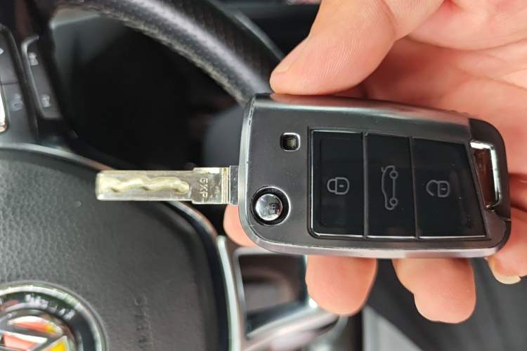 Used Volkswagen Touran 2016 Volkswagen Touran L 280TSI DSG Comfort Edition Vehicle Key