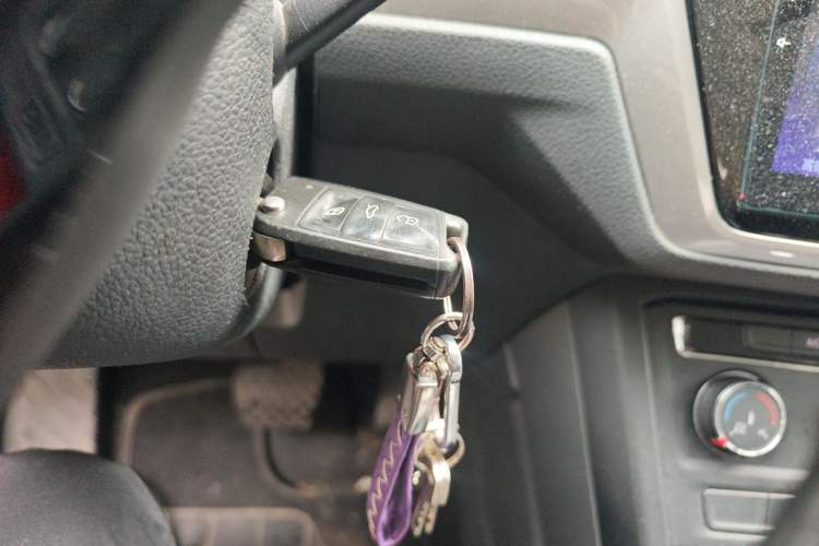 Used Volkswagen Touran 2016 Touran L 280TSI DSG Style Edition Vehicle Key