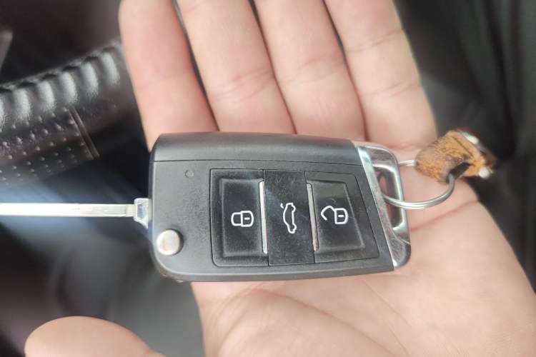 Used Volkswagen Touran 2016 Volkswagen Touran L 280TSI DSG Comfort Edition Vehicle Key