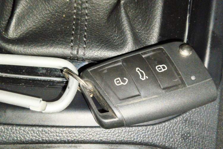 Used Volkswagen Touran 2016 Volkswagen Touran L 280TSI Manual Comfort Edition Vehicle Key