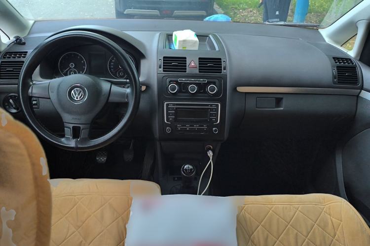 Used Volkswagen Touran  Center Console