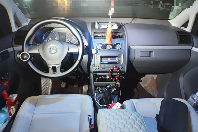 Used Volkswagen Touran  Center Console