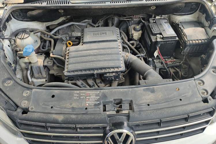 Used Volkswagen Touran  Engine Bay