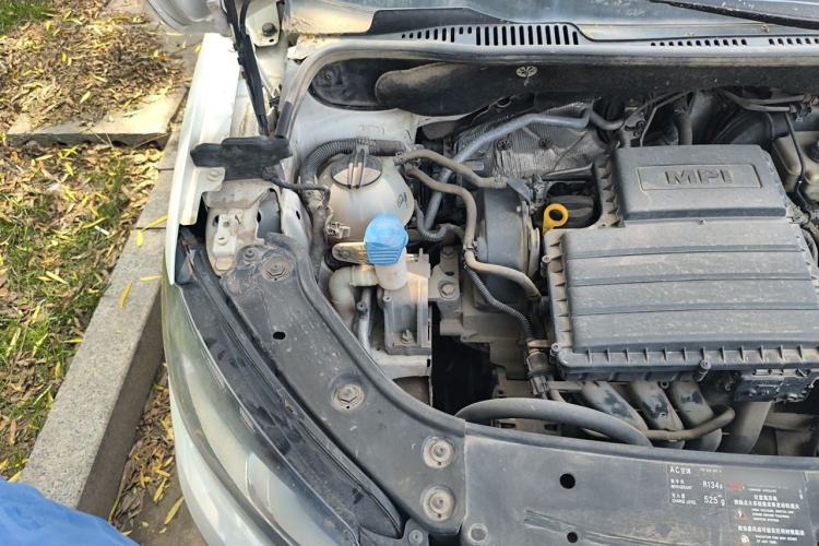 Used Volkswagen Touran  Engine Bay Right