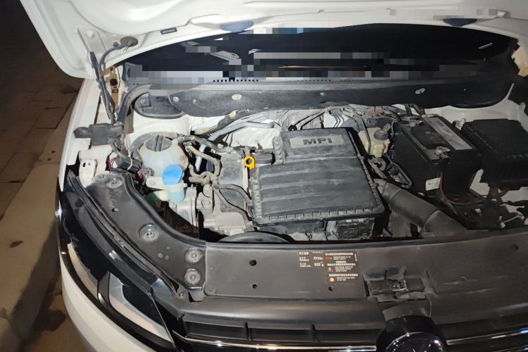 Used Volkswagen Touran  Engine Bay Right