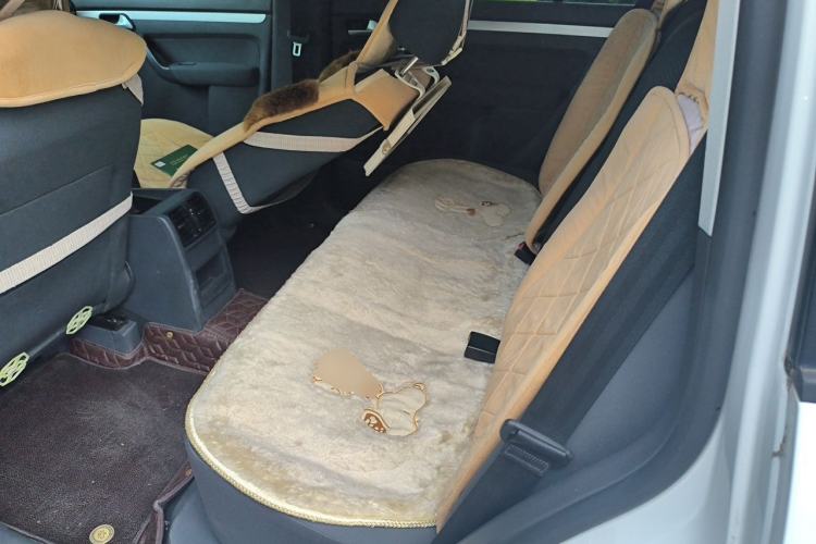 Used Volkswagen Touran  Left Rear Seat