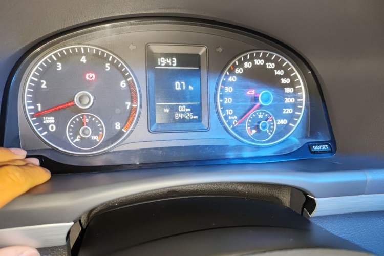 Used Volkswagen Touran  Odometer Close Up