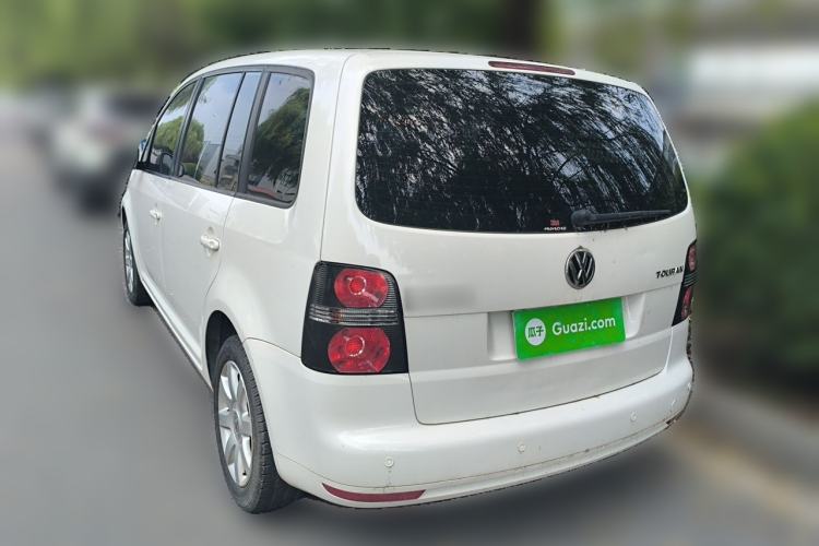 Used Volkswagen Touran  Rear Left 45 Deg