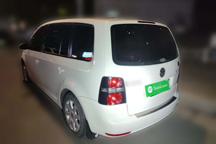Used Volkswagen Touran  Rear Left 45 Deg