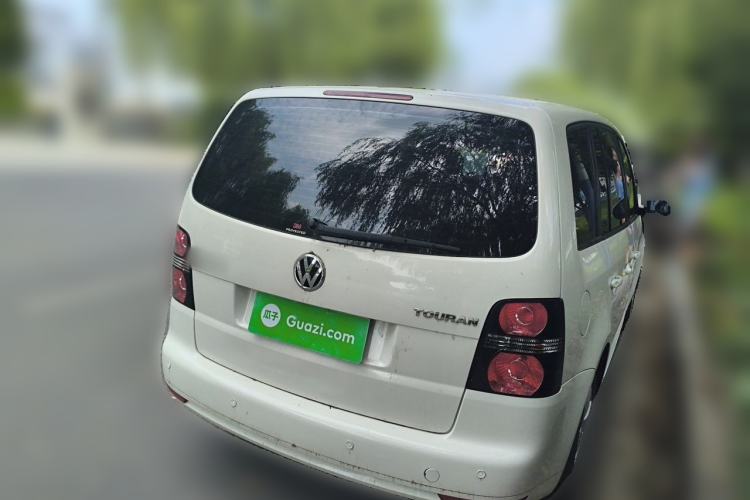 Used Volkswagen Touran  Rear Right 45 Deg