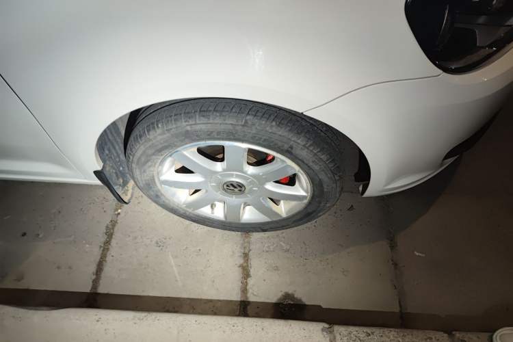 Used Volkswagen Touran  Right Front Wheel Hub