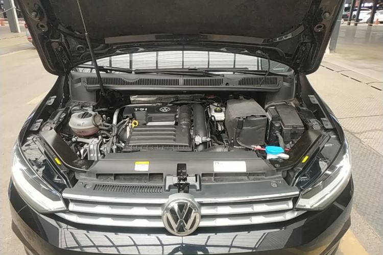 Used Volkswagen Touran 2018 Volkswagen Touran L 280TSI DSG Boundary Luxury Edition 6 Seats China V Emission Standard Engine Bay