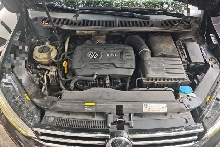 Used Volkswagen Touran 2018 Volkswagen Touran L 330TSI DSG Luxury Edition Engine Bay