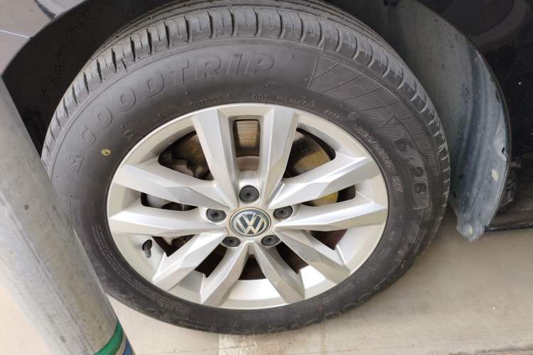 Used Volkswagen Touran 2018 Volkswagen Touran L 280TSI DSG Comfort Edition 7 Seats China V Emission Standard Exterior 4