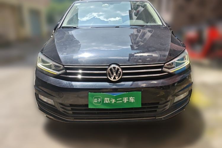 Used Volkswagen Touran 2018 Volkswagen Touran L 280TSI DSG Comfort Edition 6-seater Front