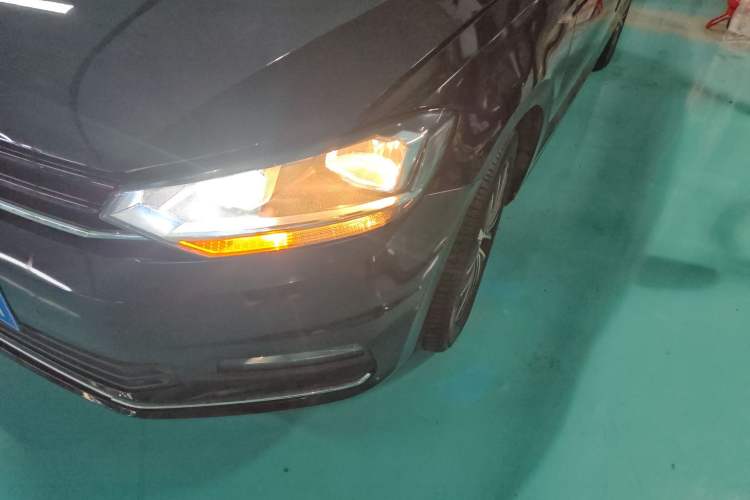 Used Volkswagen Touran 2018 Volkswagen Touran L 280TSI DSG Comfort Edition 7 Seats China VI Standard Left Front Headlight