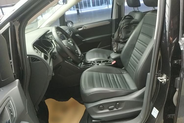 Used Volkswagen Touran 2018 Volkswagen Touran L 280TSI DSG Boundary Luxury Edition 6 Seats China V Emission Standard Left Front Seat