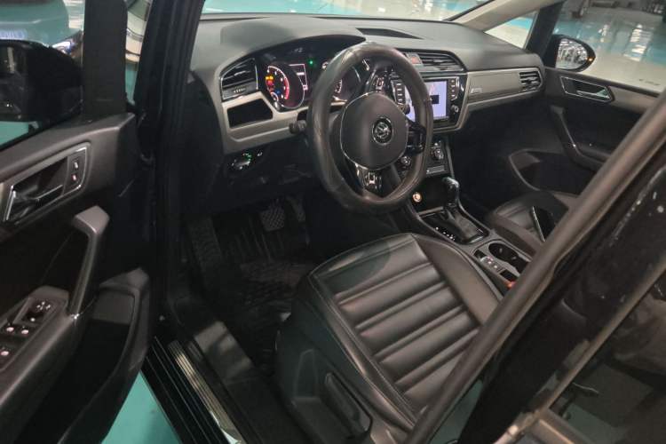Used Volkswagen Touran 2018 Volkswagen Touran L 280TSI DSG Comfort Edition 7 Seats China VI Standard Left Front Seat