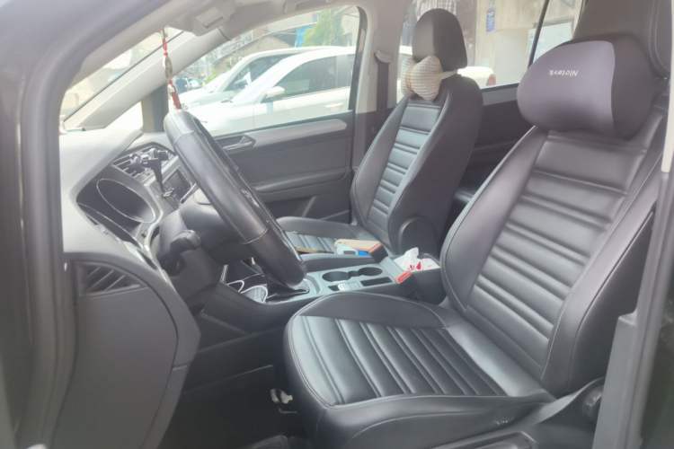 Used Volkswagen Touran 2018 Volkswagen Touran L 280TSI DSG Style Edition 7 Seats China VI Standard Left Front Seat