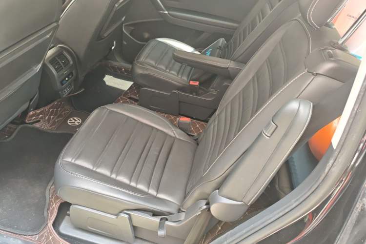 Used Volkswagen Touran 2018 Volkswagen Touran L 280TSI DSG Comfort Edition 6-seater Left Rear Seat