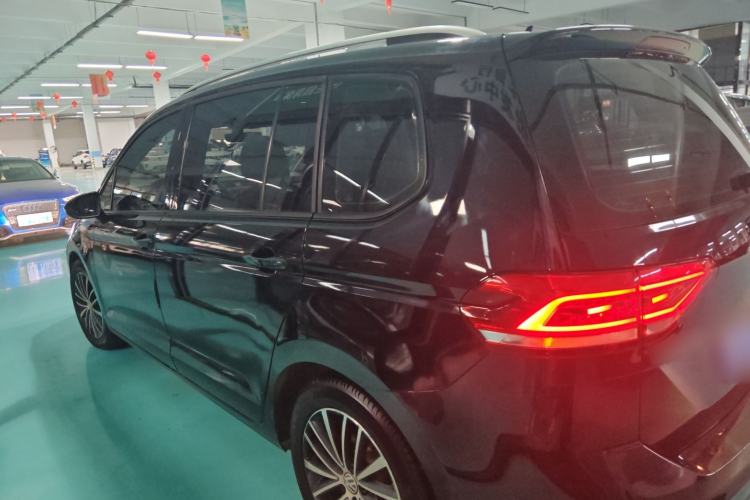 Used Volkswagen Touran 2018 Volkswagen Touran L 280TSI DSG Comfort Edition 7 Seats China VI Standard Left Side