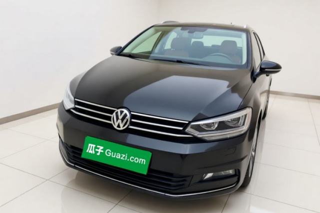 Ojetý Volkswagen Touran 2018 Volkswagen Touran L 330TSI DSG Luxury Edition