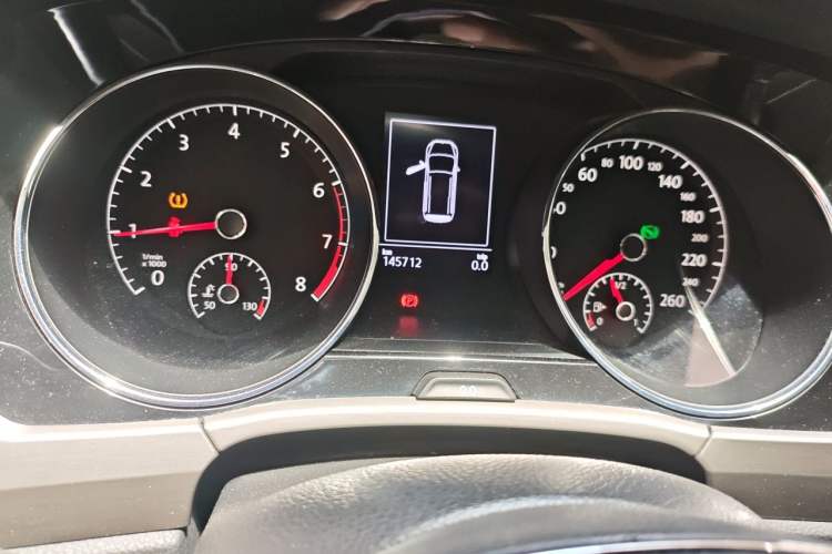 Used Volkswagen Touran 2018 Volkswagen Touran L 280TSI DSG Comfort Edition 6-seater Odometer Close Up